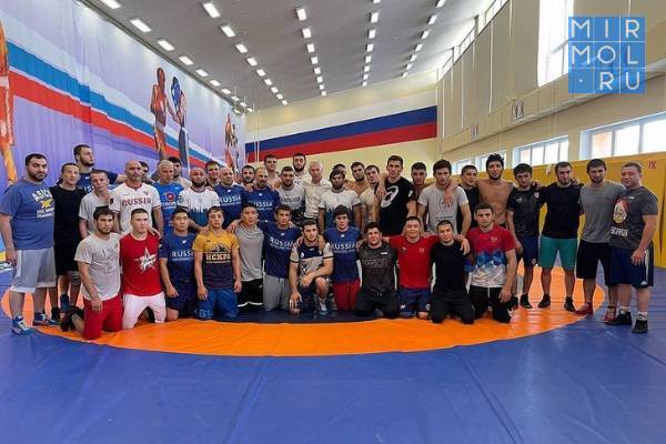 Олег Матыцин посетил тренировку молодежной сборной России по вольной борьбе