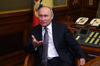 Путин заявил о желающих наладить отношения с Россией украинцах