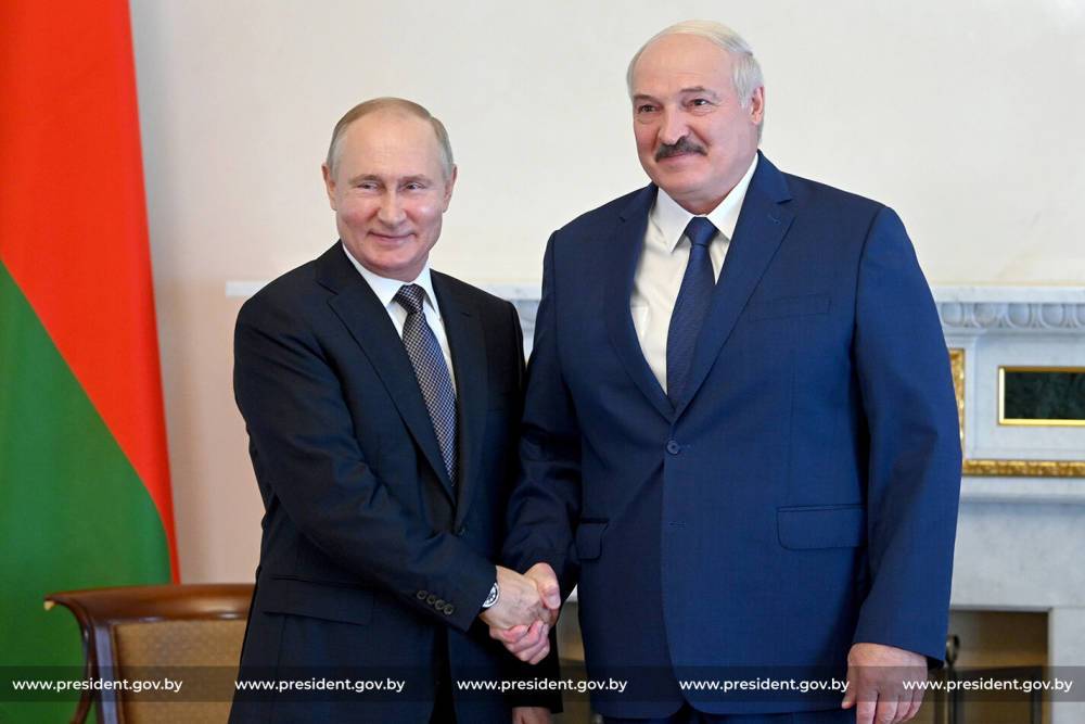 Путин и Лукашенко договорились о кредитах в связи с налоговым маневром и цене на газ