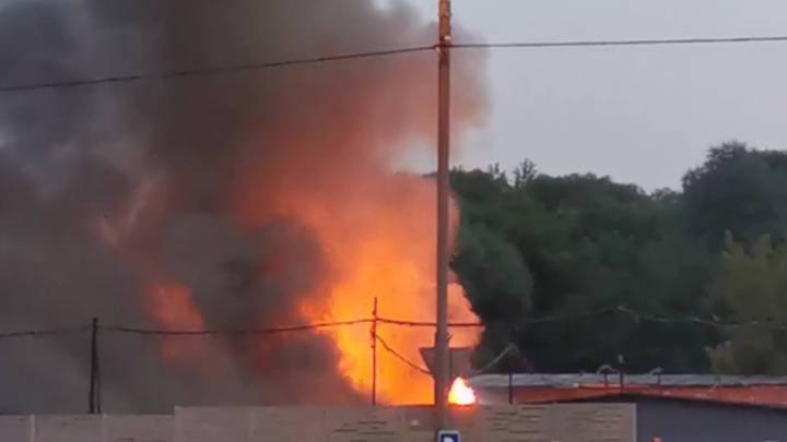 На севере Москвы сгорели 15 гаражей