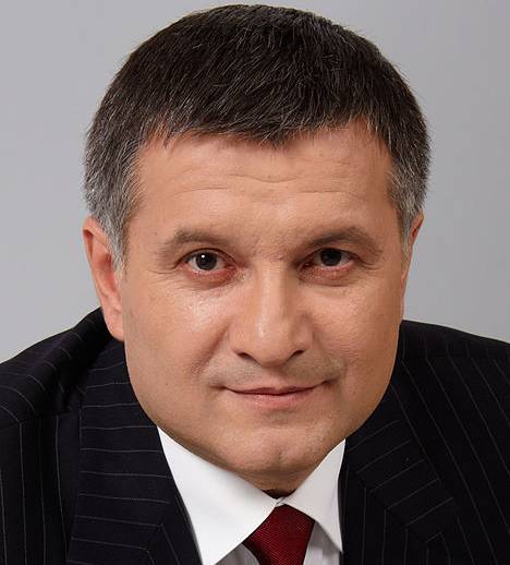 Арсен Аваков подал в отставку спустя сутки после переговоров с послом США Джорджем Кентом