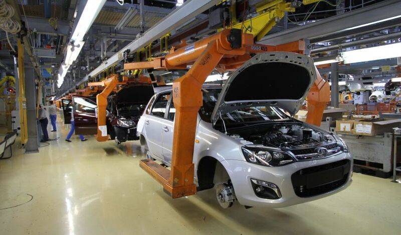 Дефицит комплектующих вынудил АвтоВАЗ приостановить выпуск новых авто