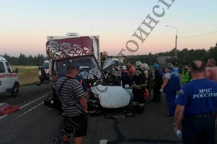 Стали известны подробности ДТП в Щекинском районе: погибли водитель и пассажир легковушки