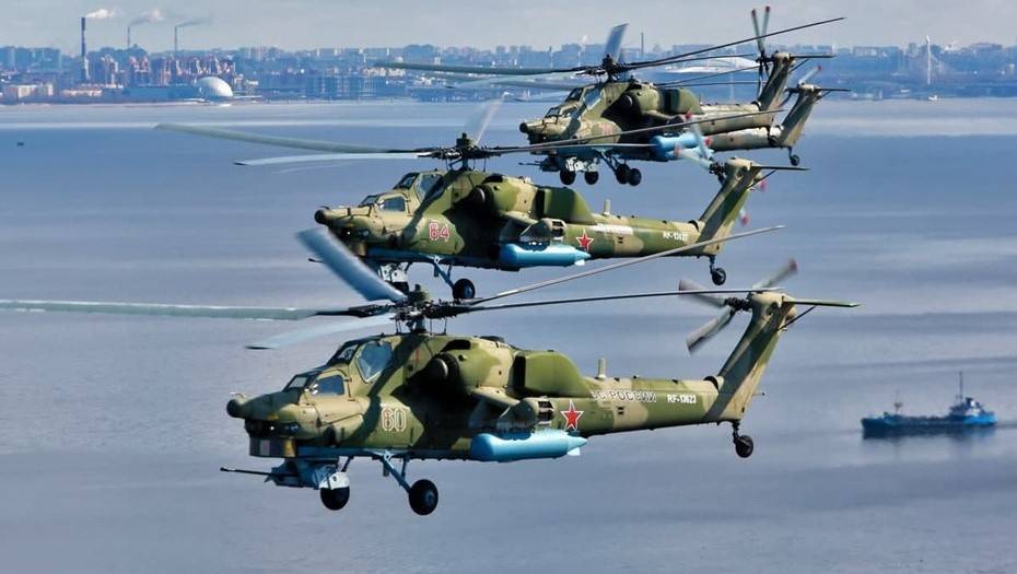 Истребители в небе над Петербургом отрепетировали военно-морской парад