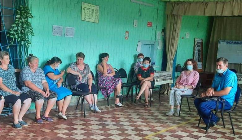 Жители Мурыгинского сельского поселения рассказали депутату о своих проблемах