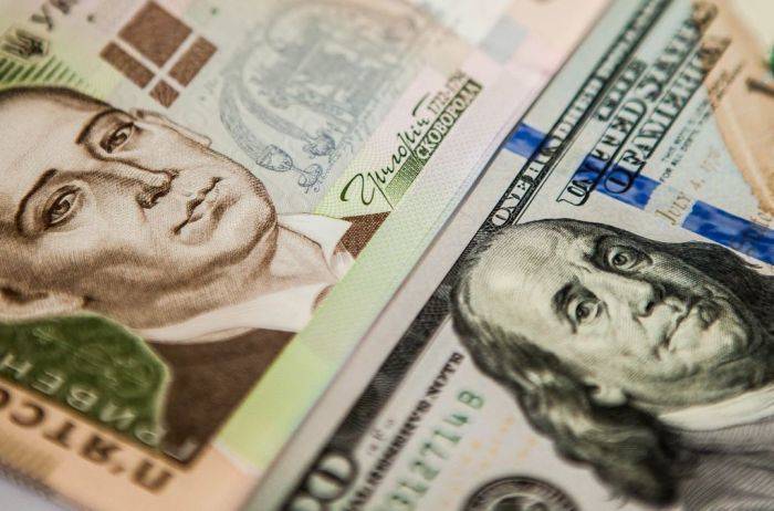 НБУ установил курс валют на 15 июля