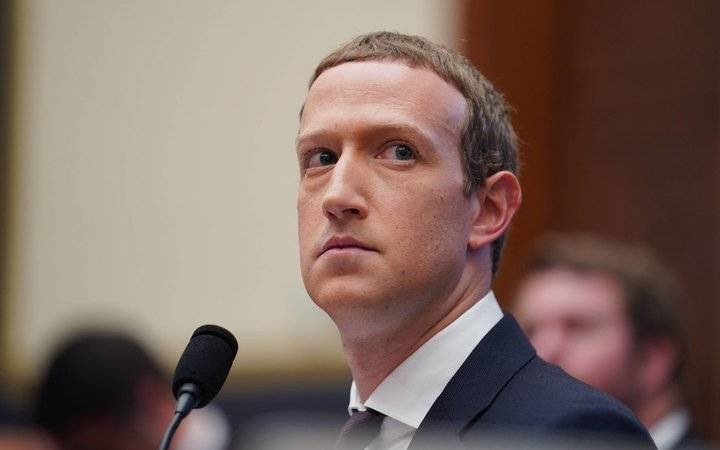 Цукерберг вернулся к продаже акций Facebook