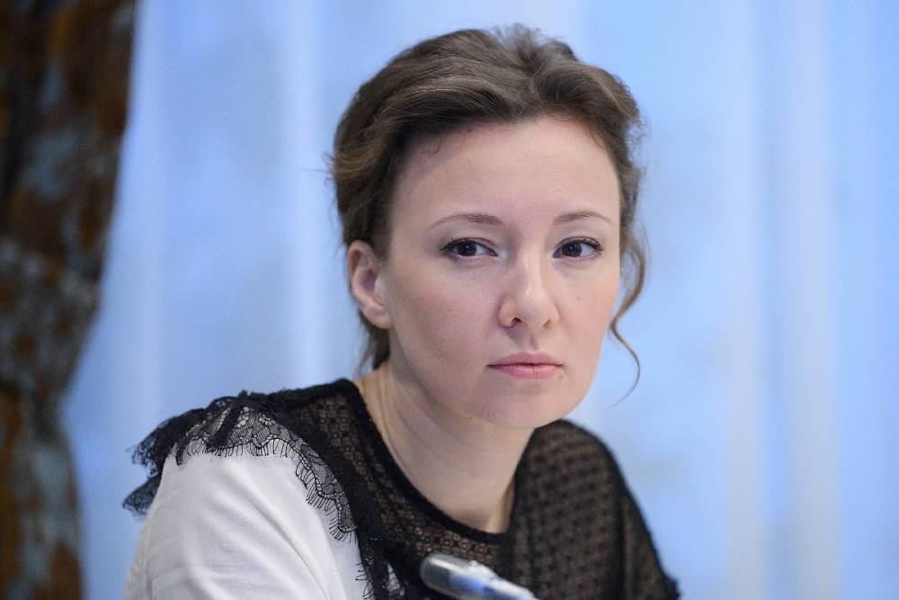Анна Кузнецова оспорила заявление Гинцбурга о начале вакцинации подростков до сентября