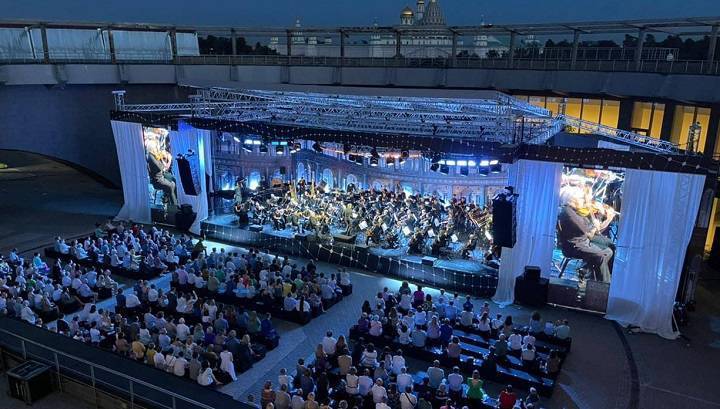 Музыкальный фестиваль под открытым небом стартовал в Подмосковье