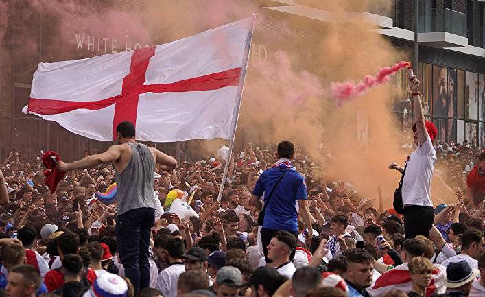 Во время финала Кубка Евро-2020 в Великобритании произошли масштабные беспорядки с участием болельщиков. Представитель МИД России: BBC следует это снять (Гуаньча, Китай)