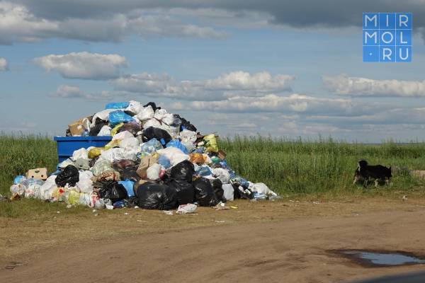 В Каспийске убрали мусор после замечания Сергея Меликова