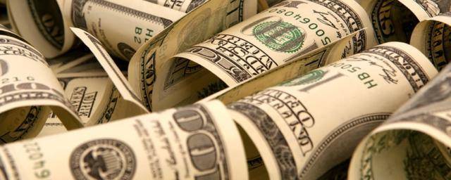 Эксперт назвал доллар лучшей валютой для сбережений в ближайший год