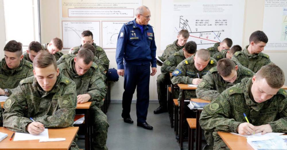 Указ Минобороны: российских военных заставили учить статью Путина об Украине, - СМИ