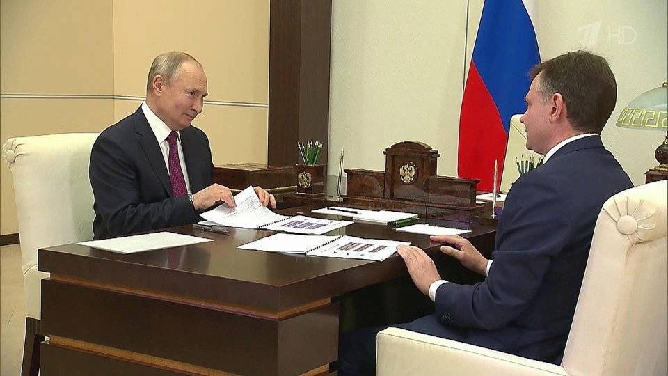 Российское авиастроение и подготовку к МАКС обсудил Владимир Путин с главой ОАК Юрием Слюсарем