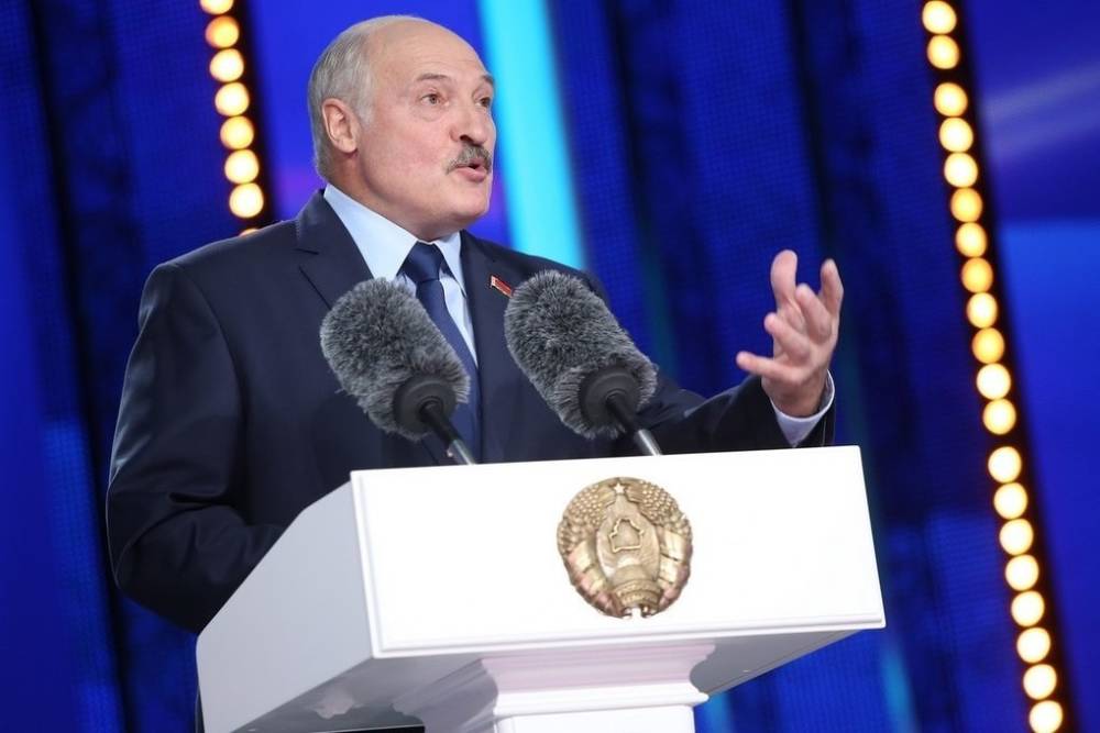 Лукашенко собрал тысячи безмасочников на Славянском базаре