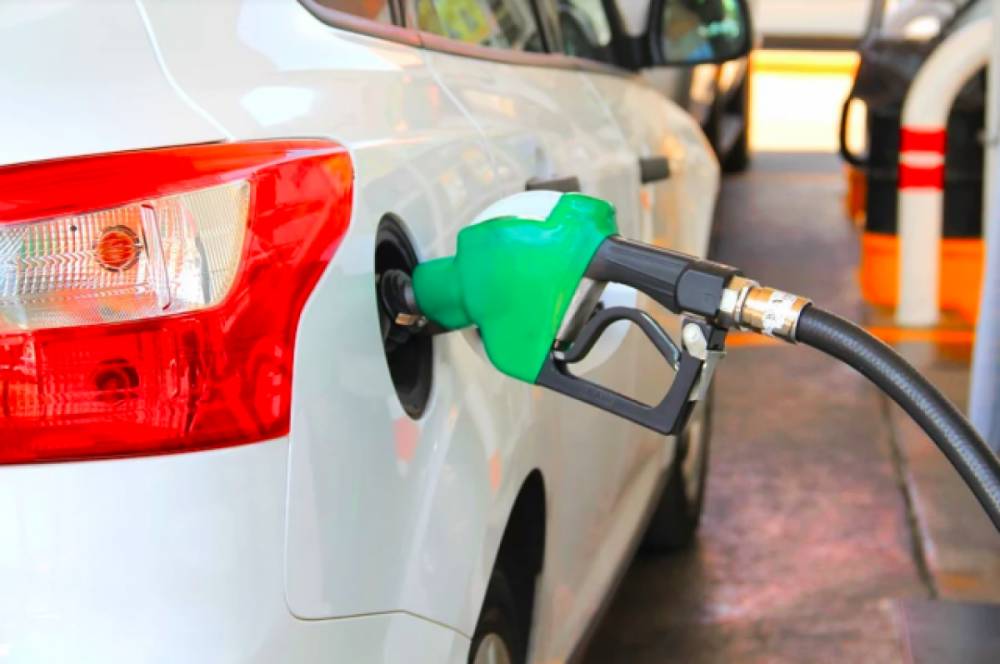 Средние цены на бензин в РФ за неделю выросли на 6 копеек