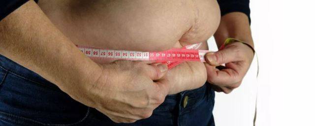 Ученые назвали простой способ убрать жир на животе