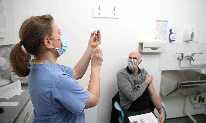 В Украине за сутки сделали рекордное количество прививок