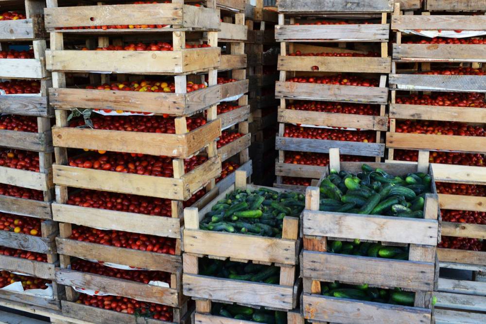 В Астрахани торговой сети продавали несвежие овощи