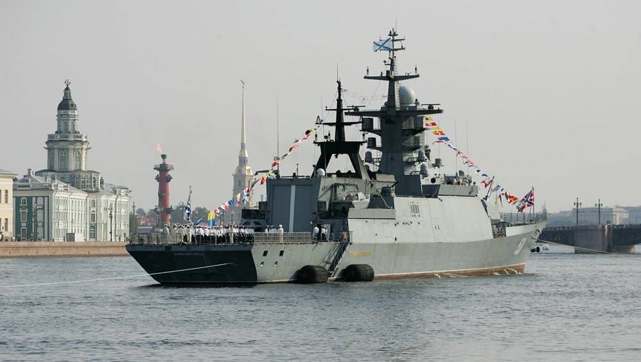 Дневные репетиции военно-морского парада перекроют центр Петербурга 18 и 22 июля