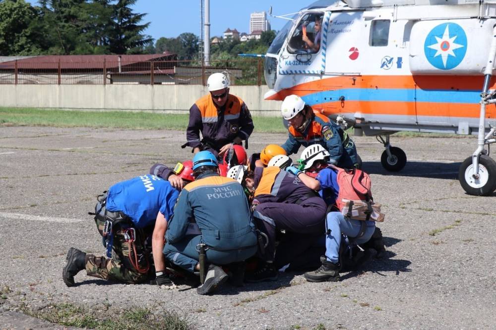 Двух нижегородских подростков искали в горах Сочи с вертолета