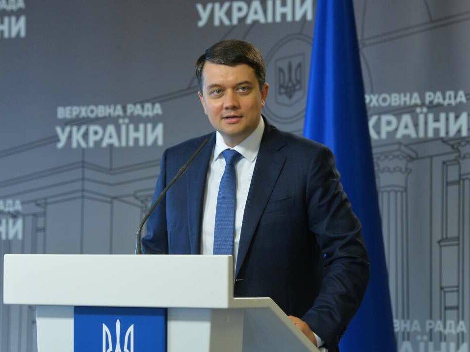 Разумков заявил, что имеет вопросы "как минимум к троим" министрам, но не назвал, кого бы отправил в отставку