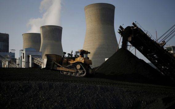 Песков: Россия пока не готова отказаться от угольной генерации