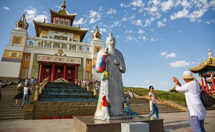 JB Press (Япония): несчастливые россияне идут в буддийский храм