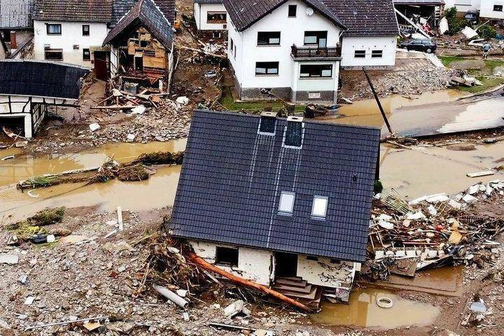 Германия: Наводнение немцы назвали катастрофой века