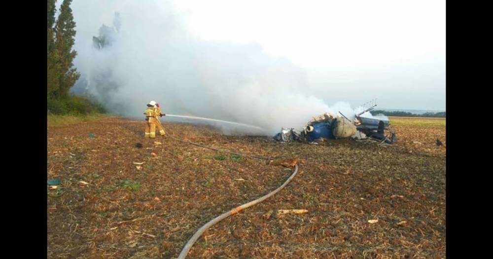 Вертолет Ми-2 разбился под Николаевом, погибли два человека (фото)