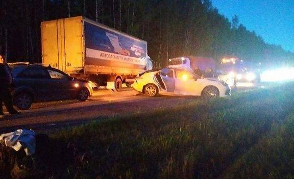На трассе Тюмень - Ханты-Мансийск в ДТП попали пять автомобилей