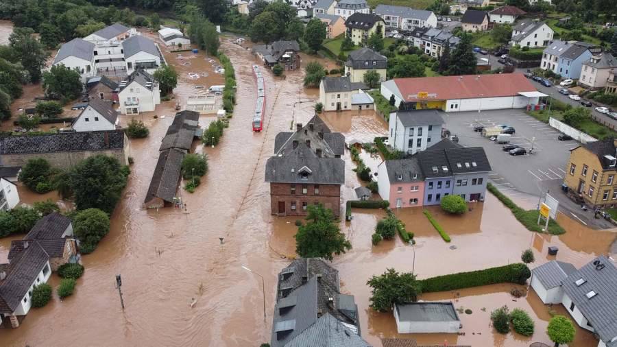 Число жертв наводнения в Германии достигло 141