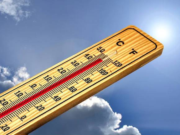 Уставшему от адской жары Петербургу пообещали плюс 29 градусов