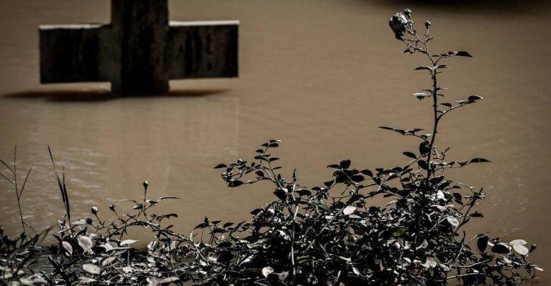 Число жертв разрушительного потопа в Германии превысило 155