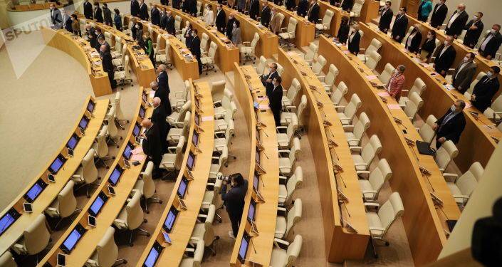 Парламент Грузии провалил вопрос о лишении полномочий 52 депутатов от оппозиции