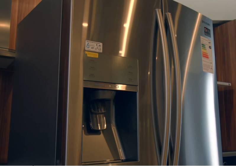 Компания Samsung представила трансформируемые 3-дверные холодильники