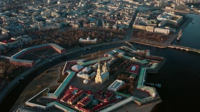 Петербуржцы не смогли попасть в Петропавловскую крепость из-за подготовки к параду ВМФ