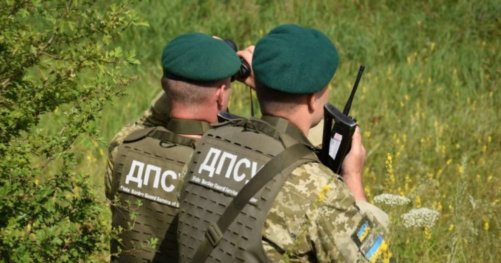 На российской границе неизвестные напали на украинских пограничников