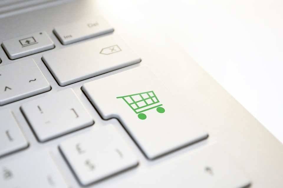 Эксперт Тарасов перечислил способы сэкономить на покупках в интернет-магазинах