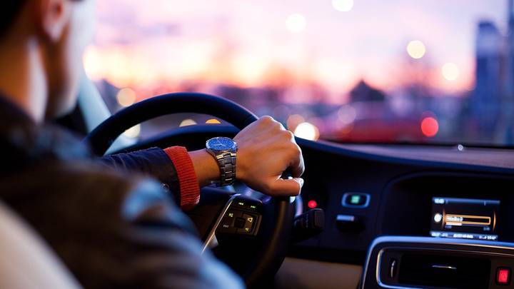 «Тыкают пальчиками в экранчик»: юрист сообщил о грубой ошибке водителей
