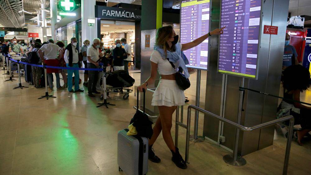 Тысячи авиапассажиров не могут вылететь из Лиссабона