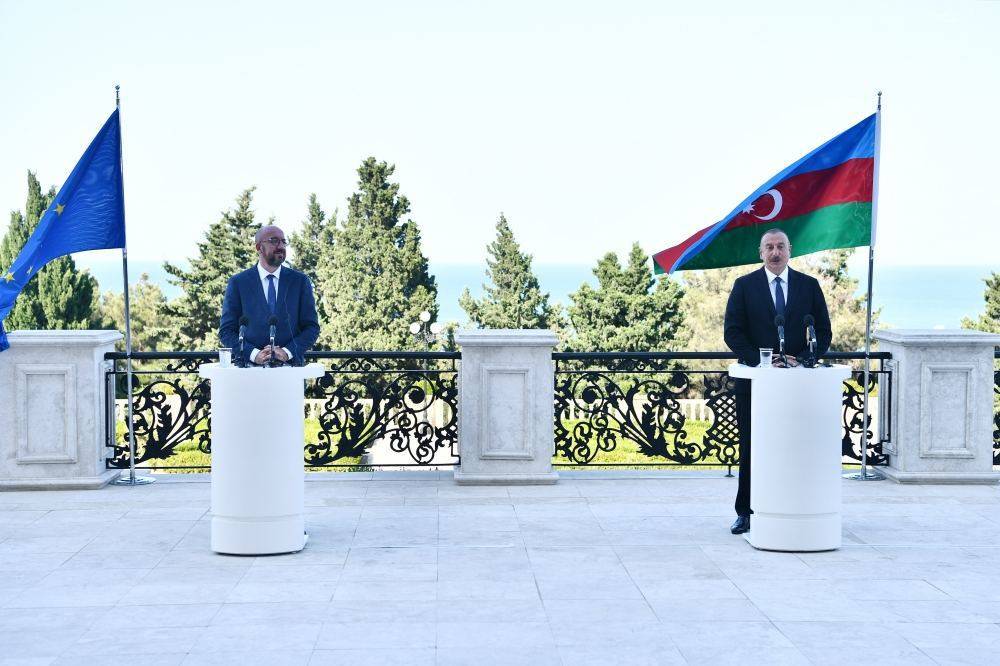 Президент Ильхам Алиев: Уже 15 лет - Азербайджан является надежным поставщиком сырой нефти для европейских потребителей