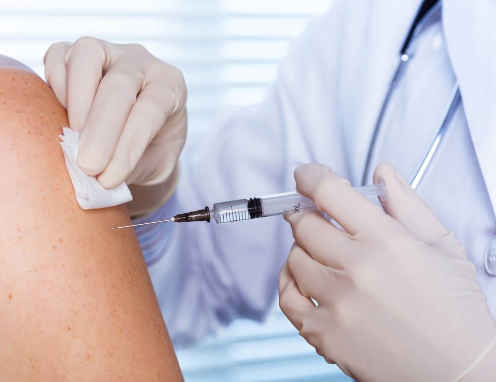 Жителям Новосибирской области посоветовали ставить прививку от COVID-19 раз в полгода