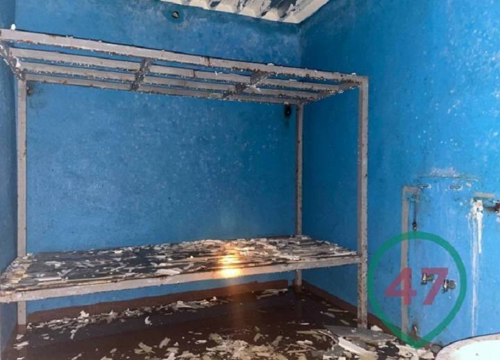 Тайную подземную тюрьму с крематорием нашли в частном доме под Петербургом