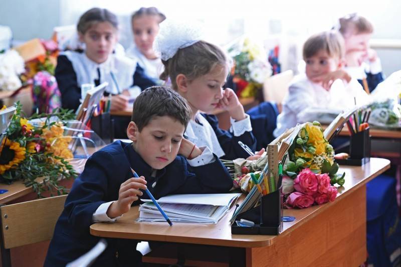 Начнется ли учебный 2021-2022 год для российских школьников 1 августа?
