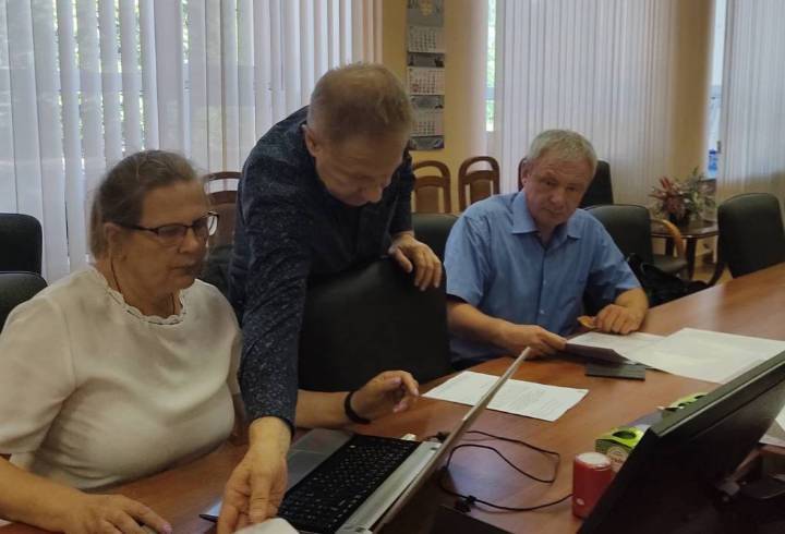 Сергей Петров подал документы в Леноблизбирком для регистрации кандидатом на выборы в Госдуму