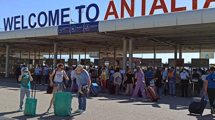 Турция не исключает закрытия границ из-за распространения штамма дельта