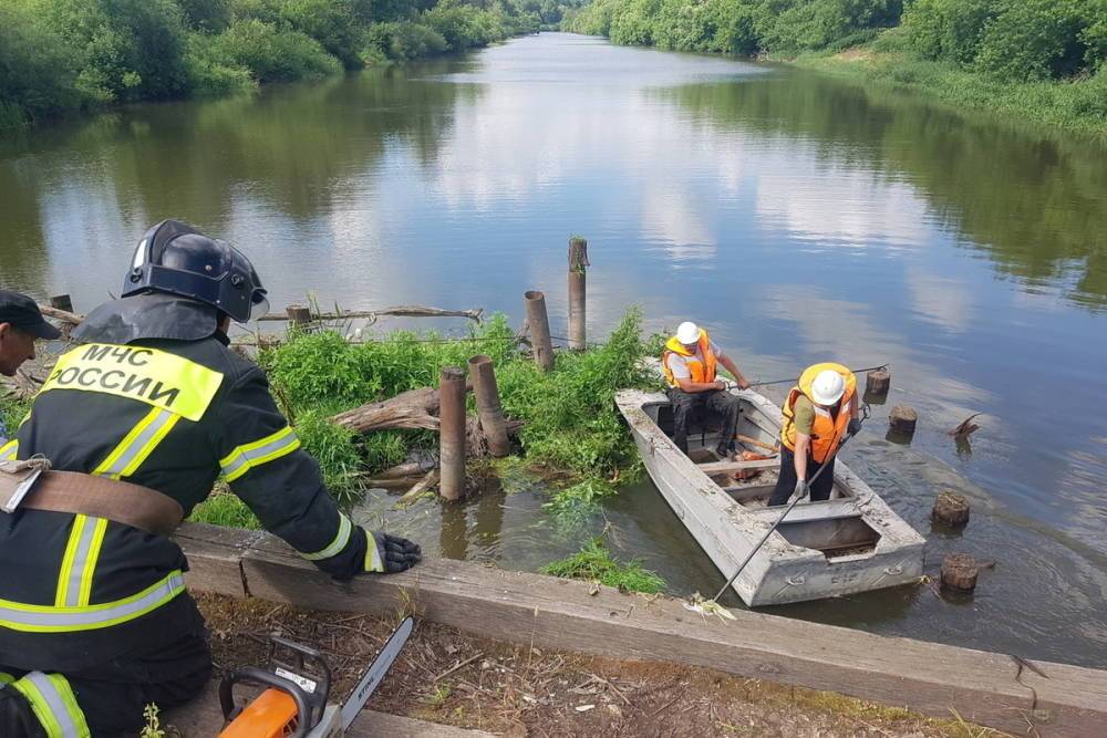 Одоевские спасатели расчищают низководные мосты на Упе