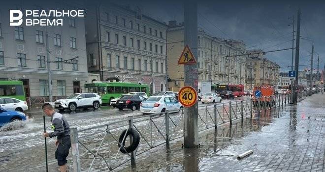 Из-за вчерашнего ливня в Казани приостановили работу ряда трамваев и троллейбусов