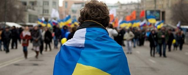 Захарова высмеяла противоречия в высказываниях Зеленского о единстве украинцев и русских